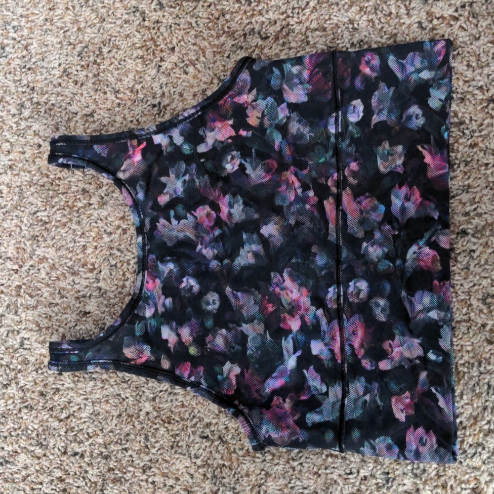 Lululemon power pivot tank